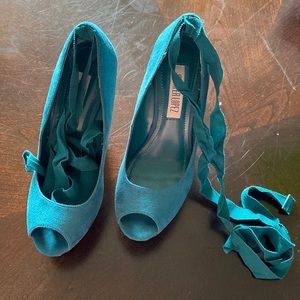 Jennifer Lopez teal heal wedges size 6